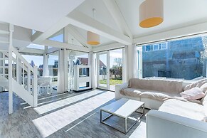Beachfront Coastal Villa in Renesse for 6