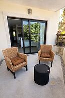 Aldea Thai Studios Steps to Beach & 5th