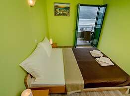 Amor Residence