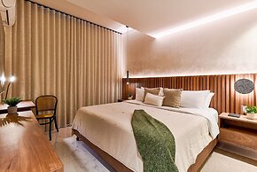 LUX Arpel Experience Downtownsd Pool Gym