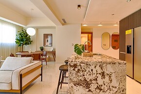 LUX Arpel Experience Downtownsd Pool Gym