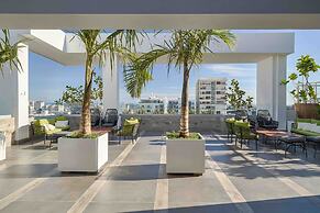 LUX Arpel Experience Downtownsd Pool Gym
