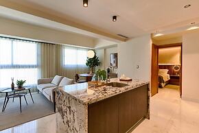 LUX Arpel Experience Downtownsd Pool Gym