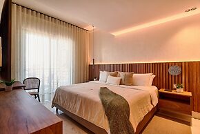 LUX Arpel Experience Downtownsd Pool Gym