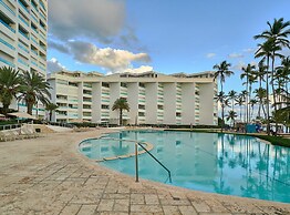 Sunset Glow Retreat Marbella Beachfront Pool