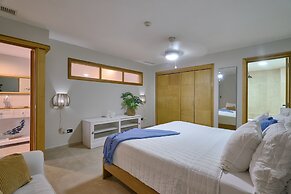 Sunset Glow Retreat Marbella Beachfront Pool