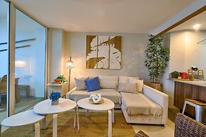 Sunset Glow Retreat Marbella Beachfront Pool