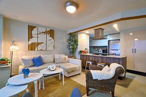 Sunset Glow Retreat Marbella Beachfront Pool