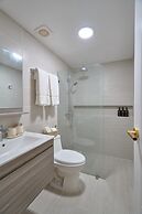 Marbella LUX Sunsets Beachfront Pool Families