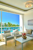 Marbella LUX Sunsets Beachfront Pool Families