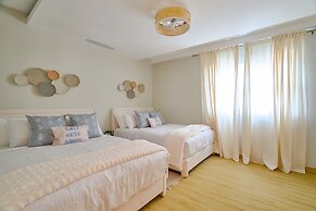 Marbella LUX Sunsets Beachfront Pool Families