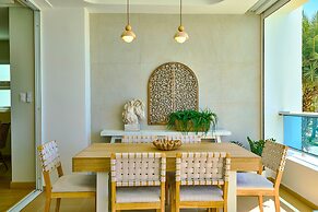 Marbella LUX Sunsets Beachfront Pool Families