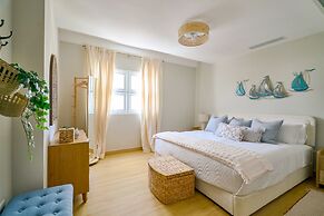 Marbella LUX Sunsets Beachfront Pool Families