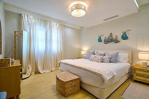 Marbella LUX Sunsets Beachfront Pool Families