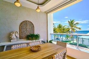 Marbella LUX Sunsets Beachfront Pool Families