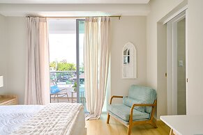 Marbella LUX Sunsets Beachfront Pool Families