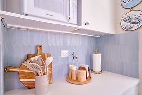 Marbella LUX Sunsets Beachfront Pool Families
