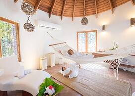 Sublime LUX Condo Terrenas Jaccuzi Beachfront