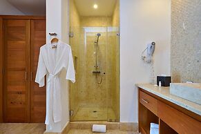 Sublime LUX Condo Terrenas Jaccuzi Beachfront