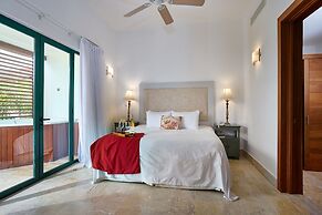 Sublime LUX Condo Terrenas Jaccuzi Beachfront