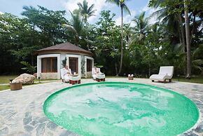 Sublime LUX Condo Terrenas Jaccuzi Beachfront