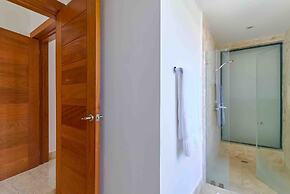 3BR Sublime Essence Beachfront Jaccuzi BBQ