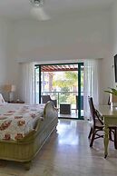 3BR Sublime Essence Beachfront Jaccuzi BBQ
