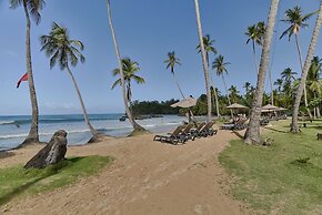 The Palms View Playabonita Beachfront Pool BBQ
