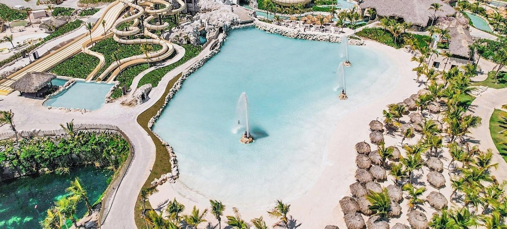 The Beach Essence Tanama Capcana Pool Gym BBQ