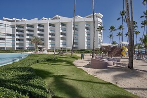 Marbella LUX Essence Beachfront Pool 11thfloor