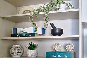 Marbella LUX Essence Beachfront Pool 11thfloor