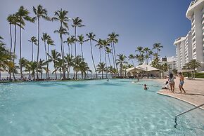 Marbella LUX Essence Beachfront Pool 11thfloor