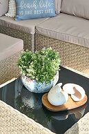 Marbella LUX Essence Beachfront Pool 11thfloor