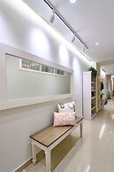 Marbella LUX Essence Beachfront Pool 11thfloor