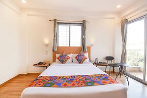 Fabhotel Rova Stays