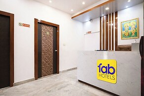 Fabhotel Diamond Regency