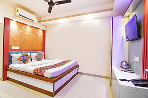 Fabhotel Diamond Regency