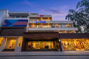 Fabhotel Park View