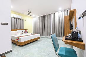 Fabhotel Lorven Grand