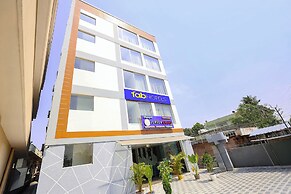 Fabhotel Lorven Grand