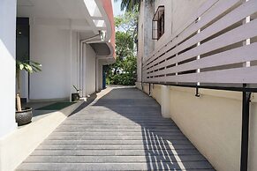 Fabhotel Galaxy Koregaon Park