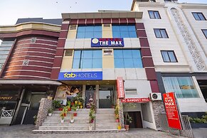 Fabhotel The Max