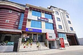 Fabhotel The Max