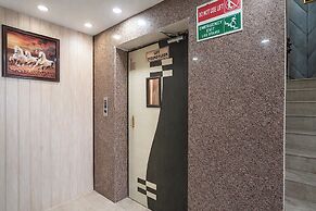 Fabhotel The Max
