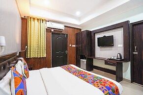 Fabhotel The Max