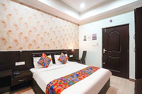Fabhotel The Max