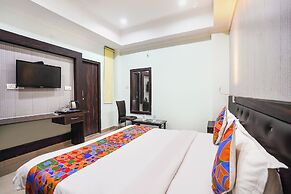 Fabhotel The Max