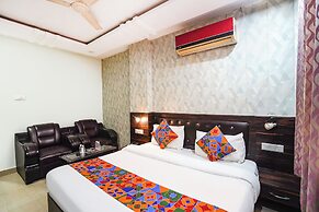 Fabhotel The Max
