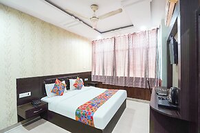 Fabhotel The Max