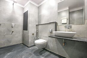 Fabhotel Celebrity Inn